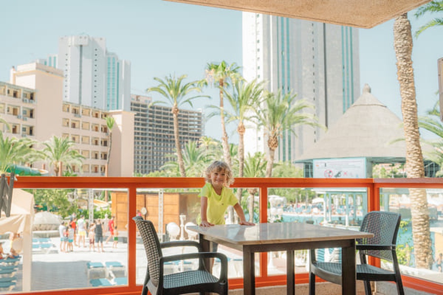 ¡Te regalamos la estancia de 2 niños GRATIS + UPGRADE! Apartotel Magic Tropical Splash Finestrat